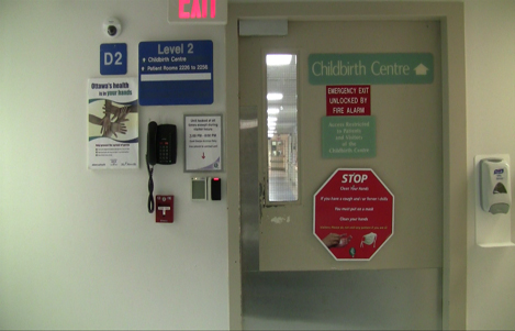 Childbirth unit door